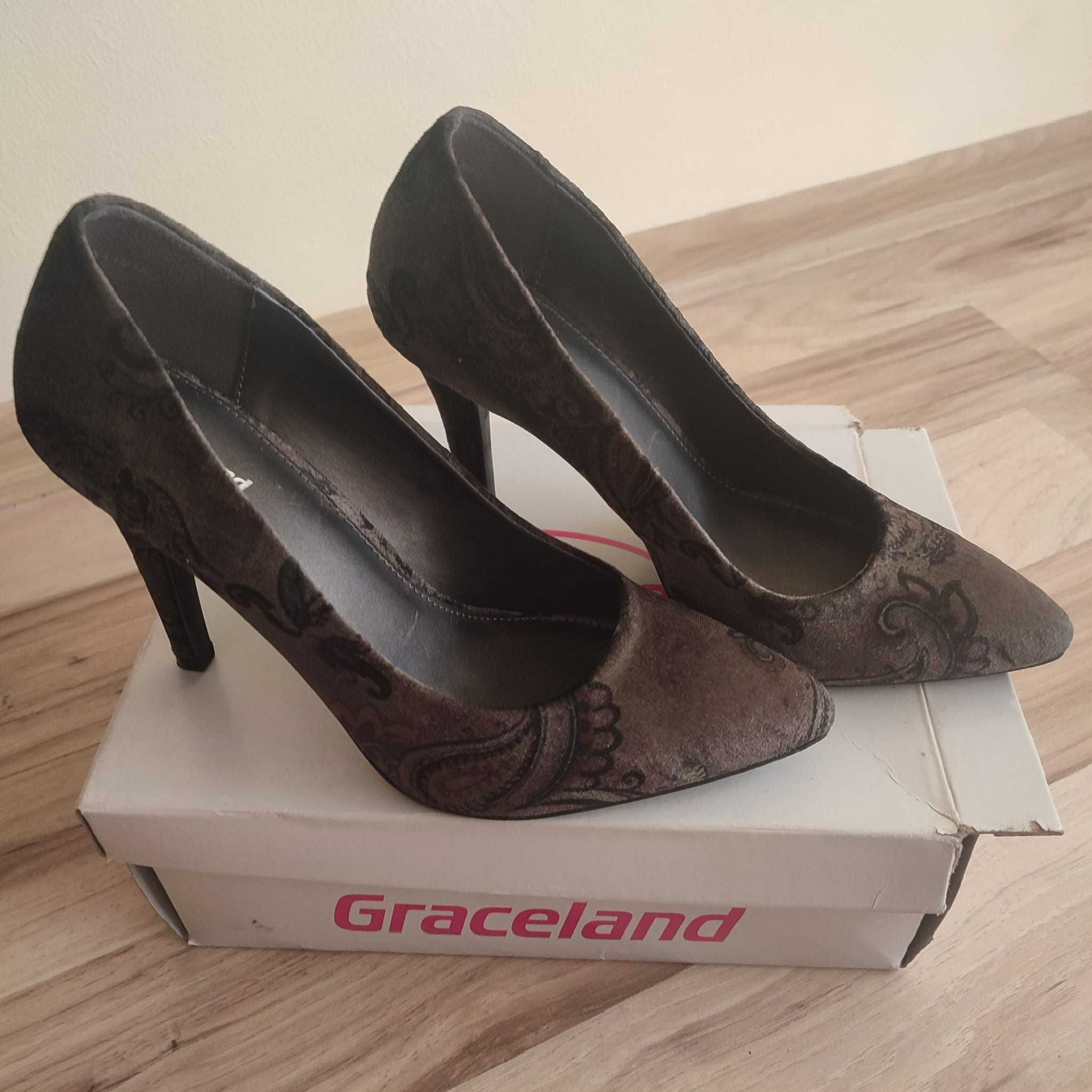 Pantofi oliv, piele intoarsa, verde inchis cu model discret, negru ,