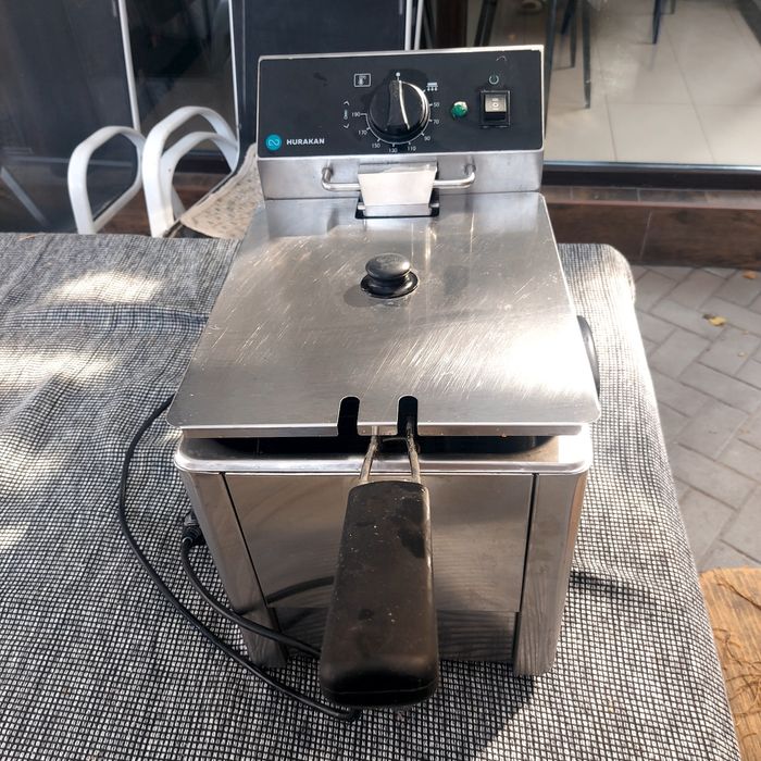 Фритюрница . 10 литров. Производство турция . Б/у.