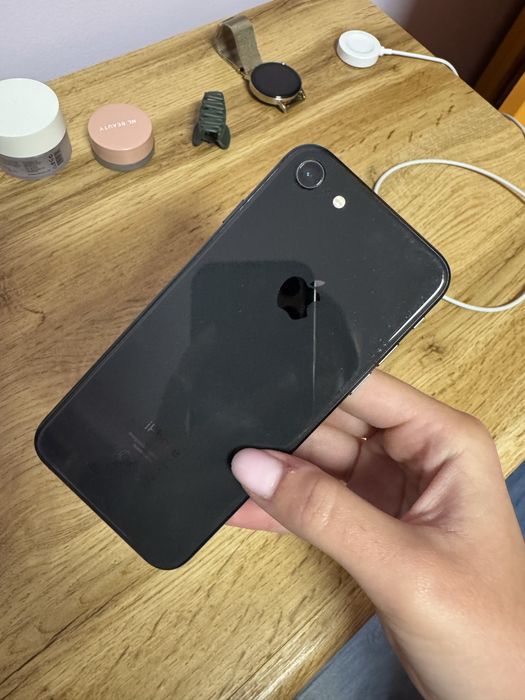 iphone 8 64gb използван