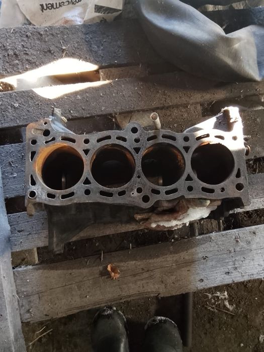 Срочно продам на Ниссан примера