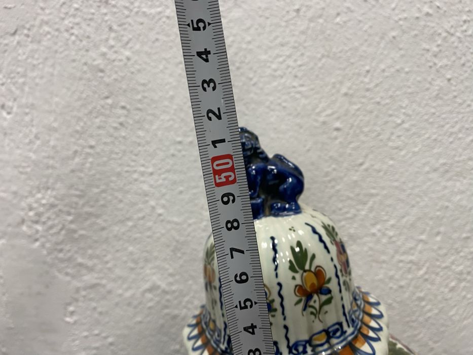 Голямахоландска ваза с капак на Delft