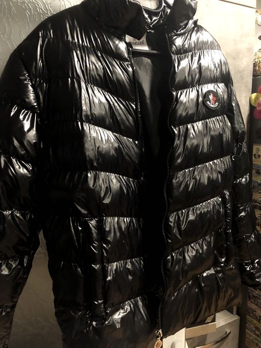 Яке Moncler размер S (отговаря на М) носено по малко от месец