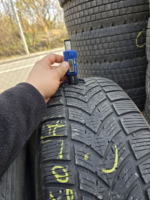 Anvelope de iarna 225-60r17 Debica