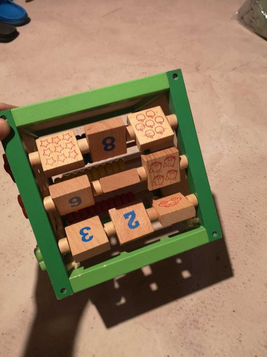 Jucarii lemn cuburi copii