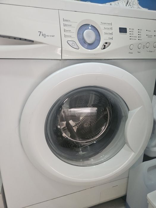 Машинка стиральная автомат