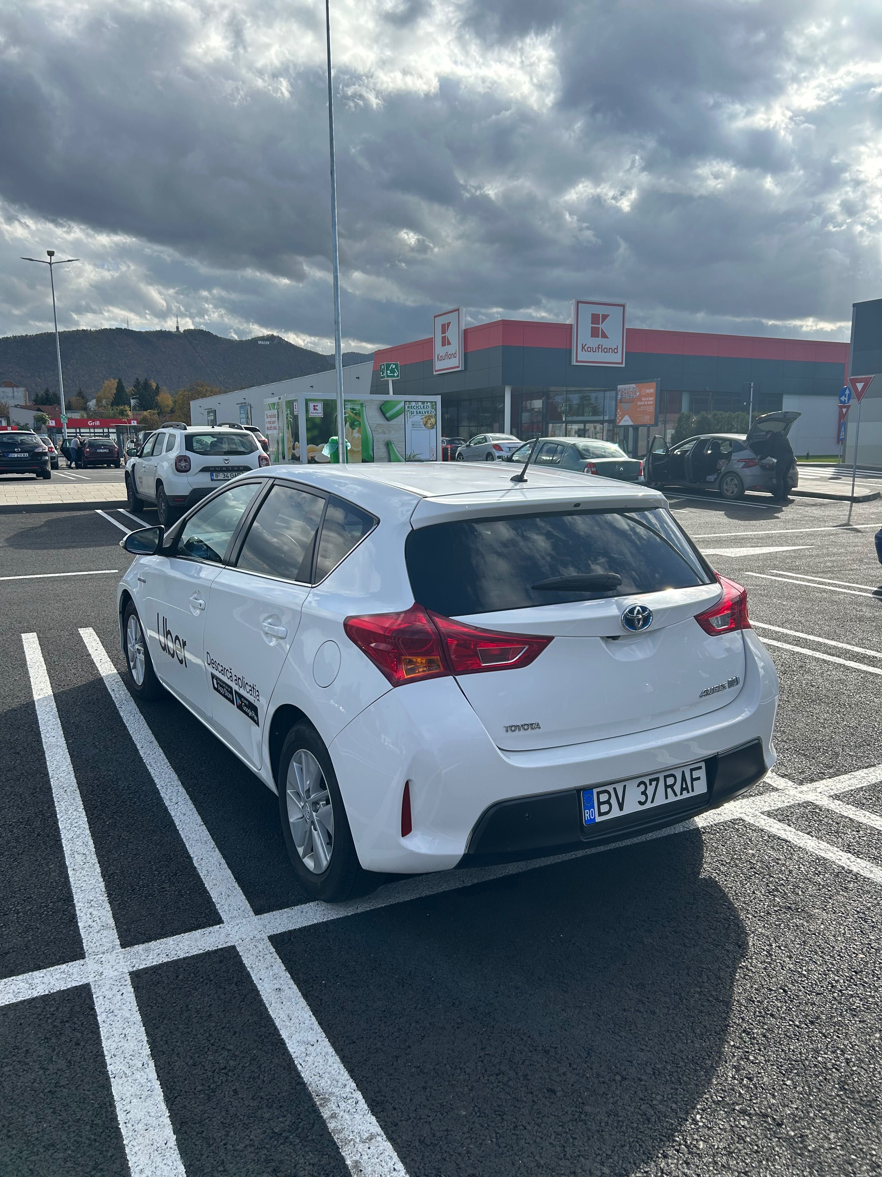 Toyota Auris 2013 Hybrid + GPL baterie nouă schimbată în reprezentată