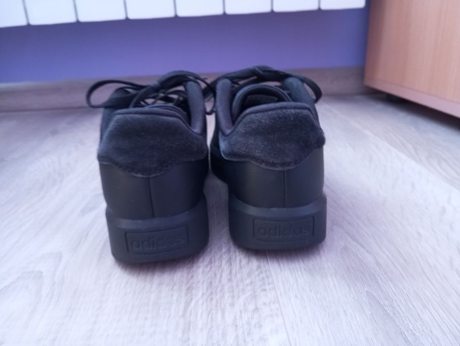 Оригинални маратонки Adidas