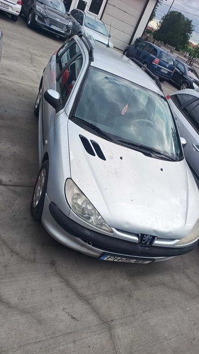 Vând mașina pentru rabla