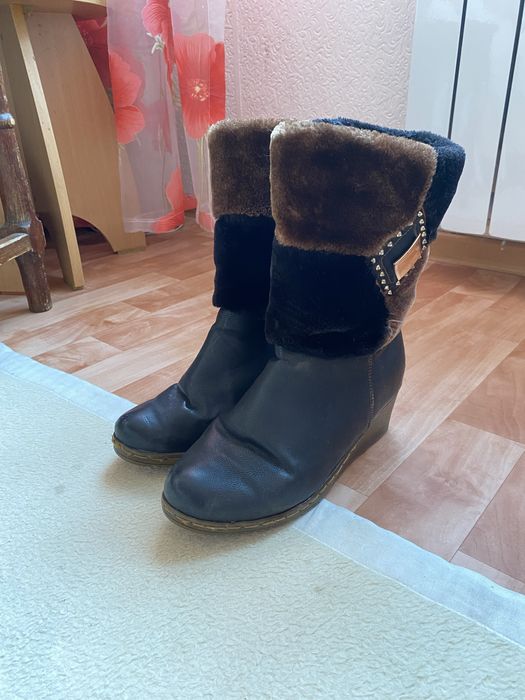 Продам зимние сапоги