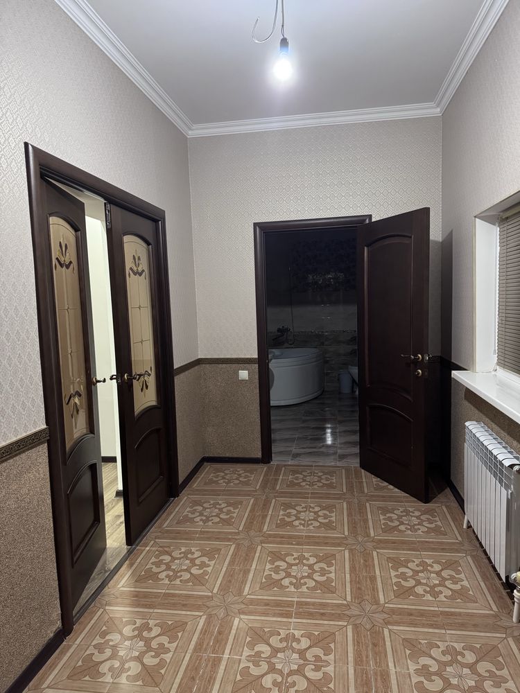 Продается  5 комнатный дом в мкр Балауса.