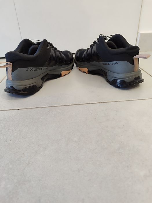 Vând URGENT și NEGOCIABIL pantofi sport ORIGINALI Salomon, dama, 39