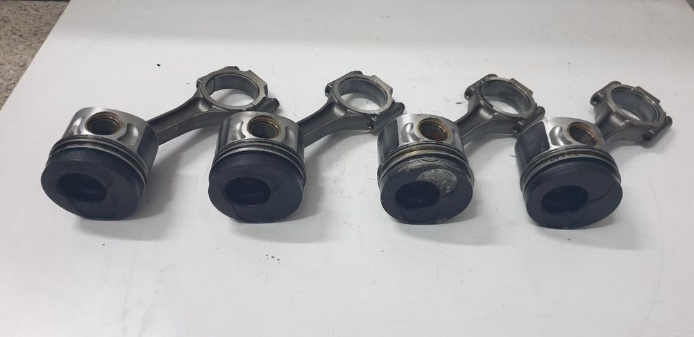 Piston 1,9 motorizare pentru Vw T5 Euro 3 / Euro 4 (2003-2009) an fabr