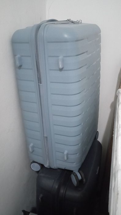 Продаю чемодан состоянии новый причина продажи хочу поменять на малень