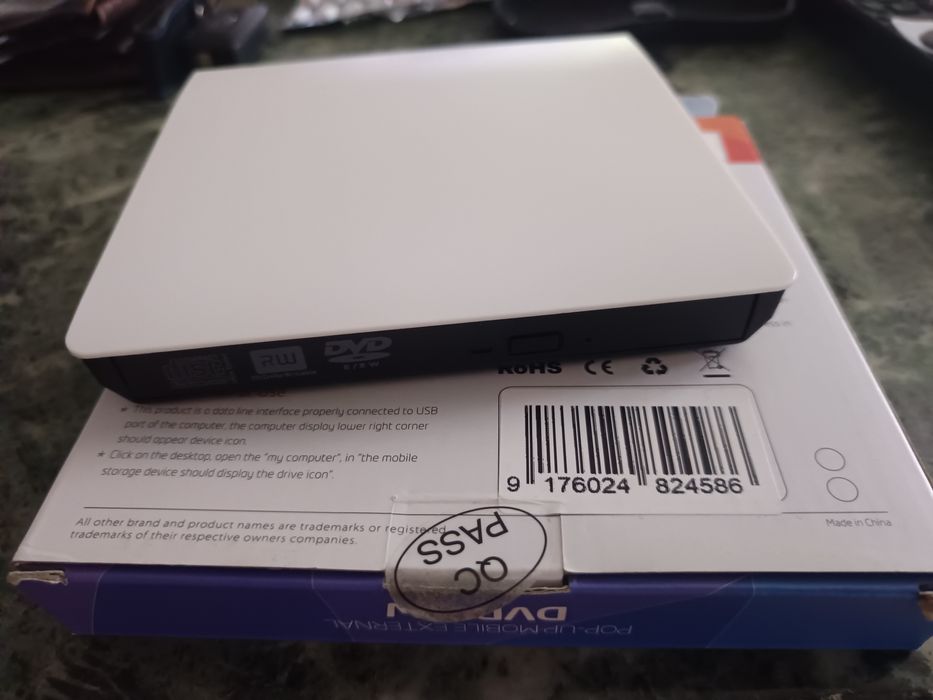DVD-RW portabil       .