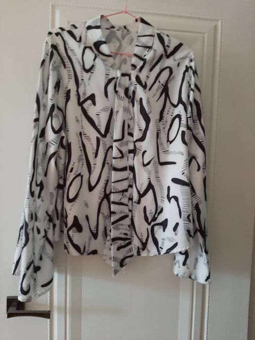 Блузка элегантная