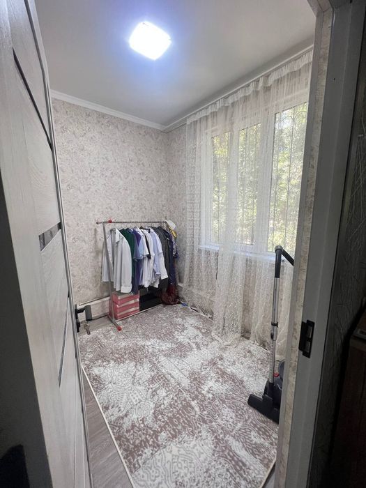 Чиланзар 8 3 комнатная 2 этаж ор-р гостиница Малика