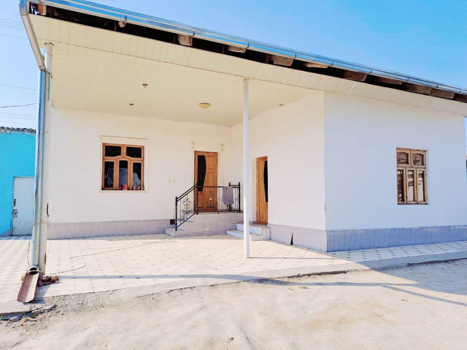 Hovli uy sotiladi. Дом продаётся