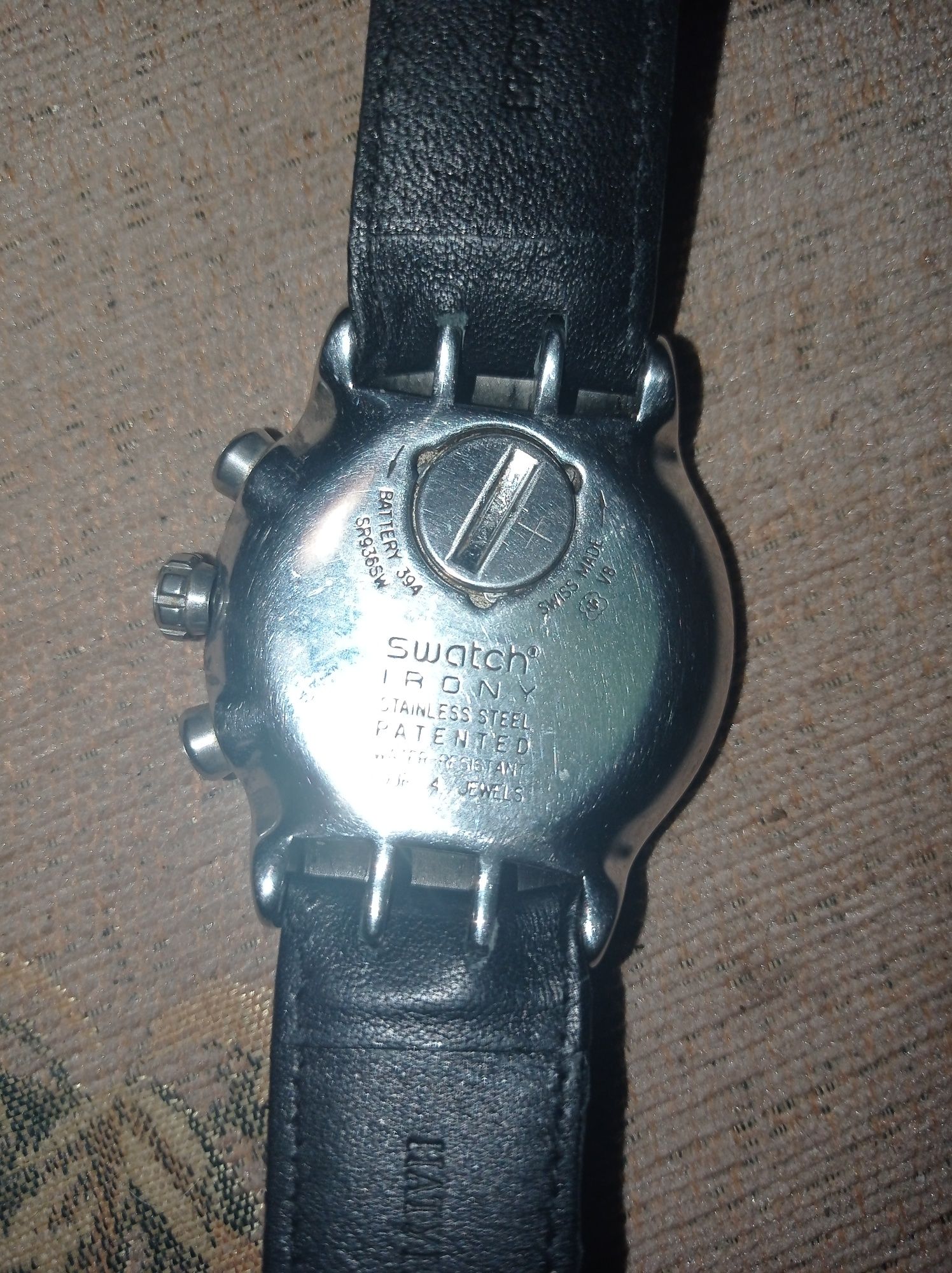 Продам часы Swatch IRONY