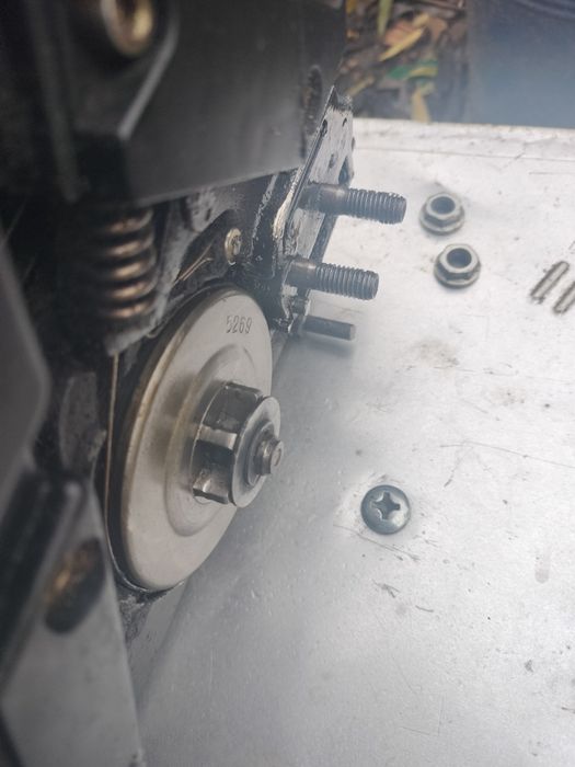 Vind două drujbe surori Meculloch