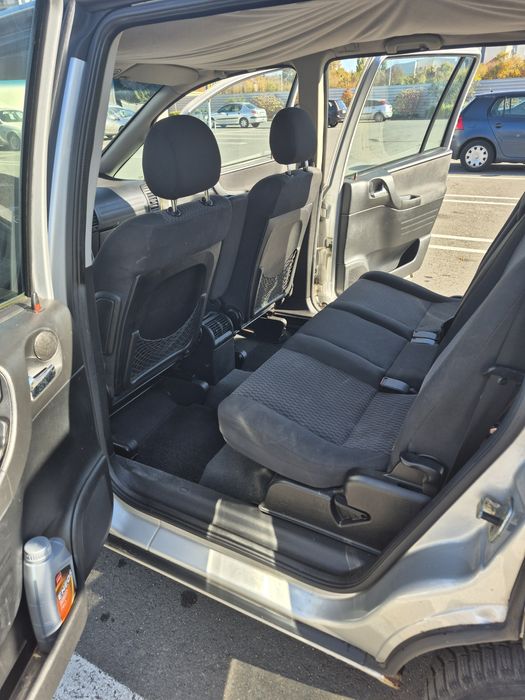 Vând Opel Zafira 2003