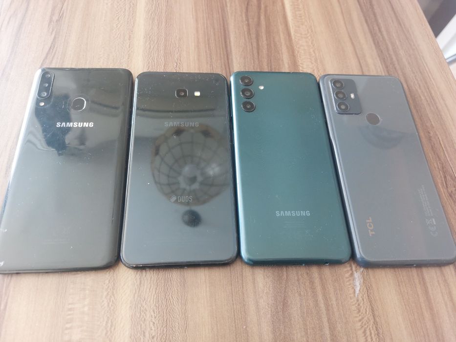 Телефони за части