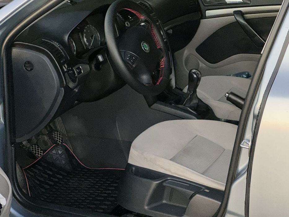 Vând Skoda Ocatvia 2