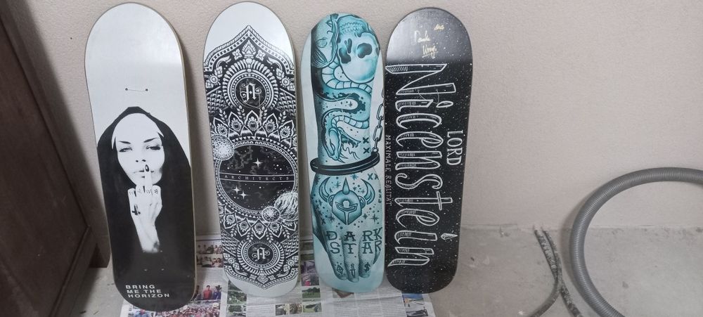 Vând 4 plăci skateboard noi skate