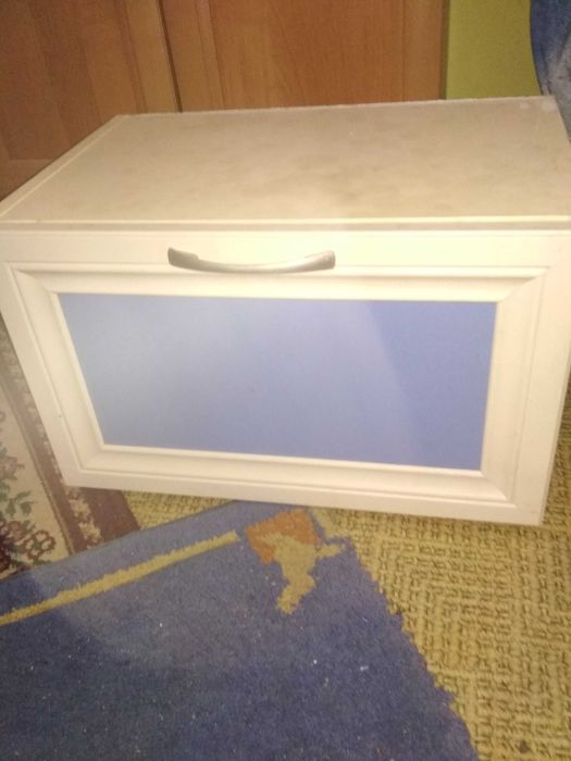 Продам Шкаф подвесной 50*30*30 см в отличном состояние с крепежом.