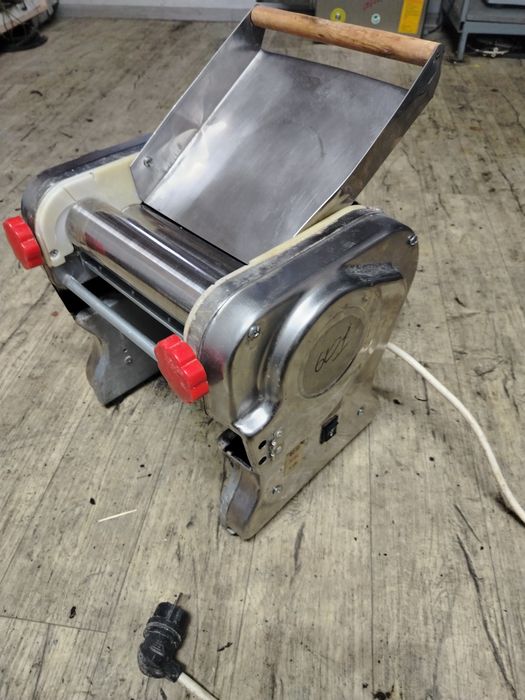 Тестораскаточная машина 24см