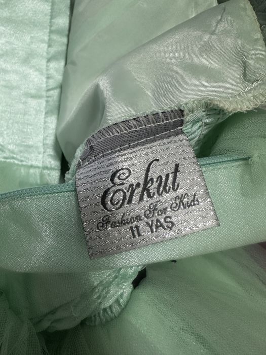 Платье нарядное на девочку!