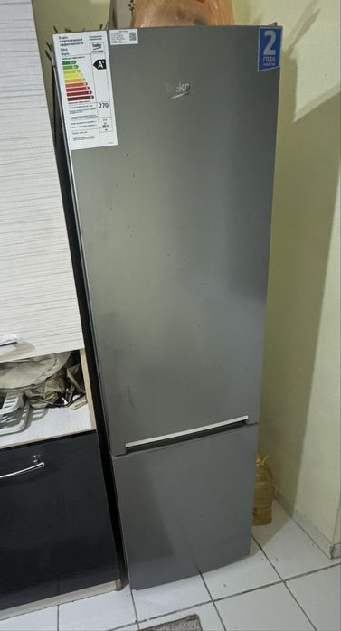 Продается холодильник BEKO серый в отличном состоянии