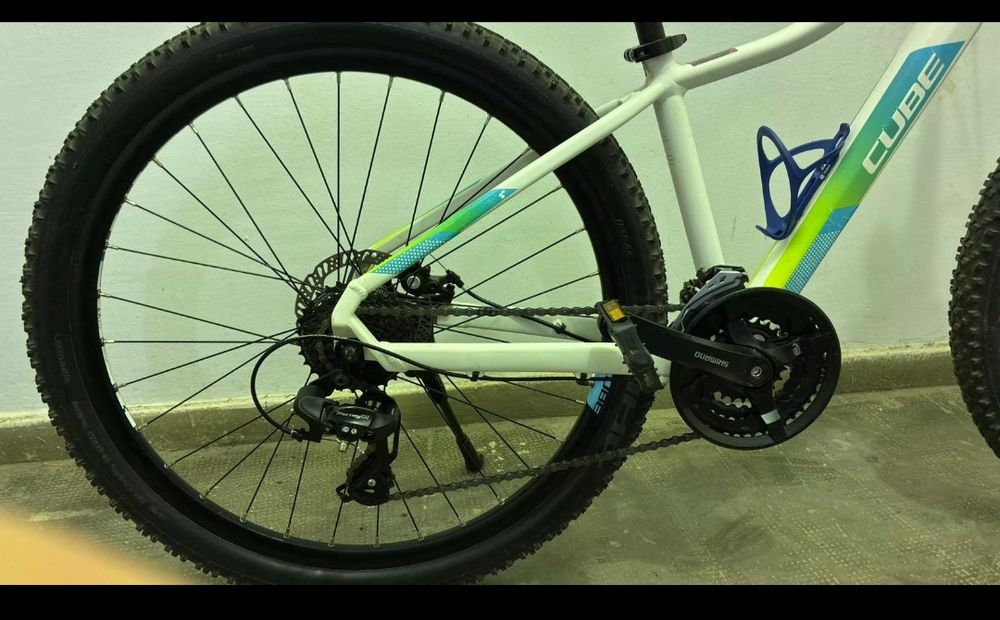 Vând bicicleta dama CUBE