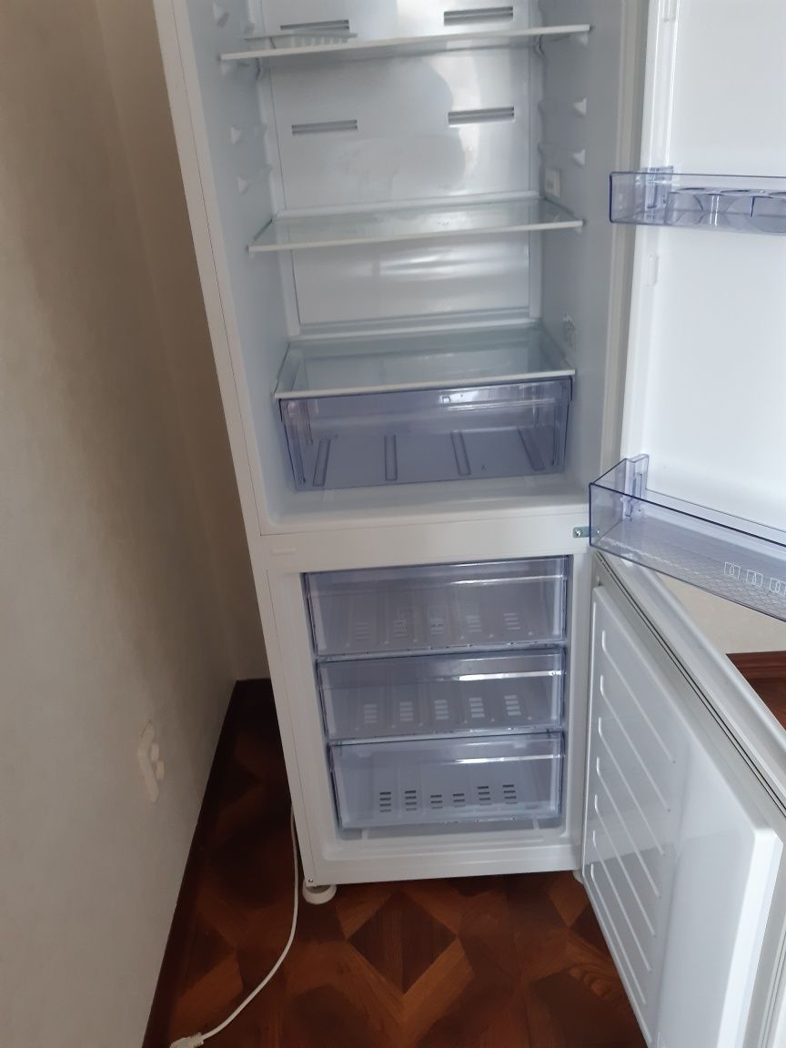 Продам срочно холодильник , новый , в отличном состоянии , Beko