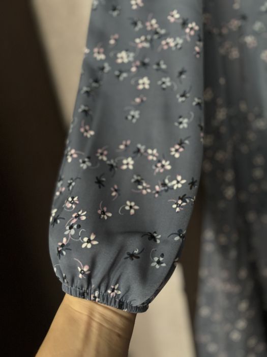 Платье ,  атлас в отличном качестве