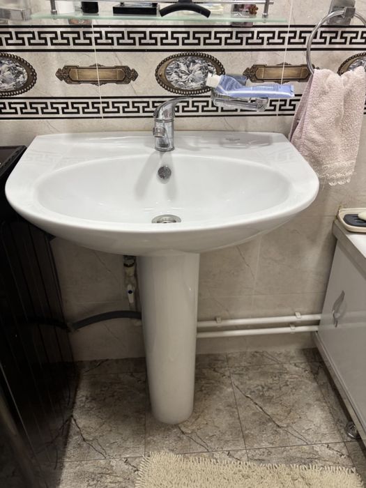 Умывальник со смесителем российского производства