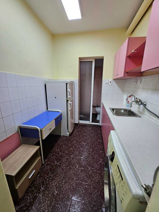 Отдава се под наем кабинет на бул.Васил Априлов