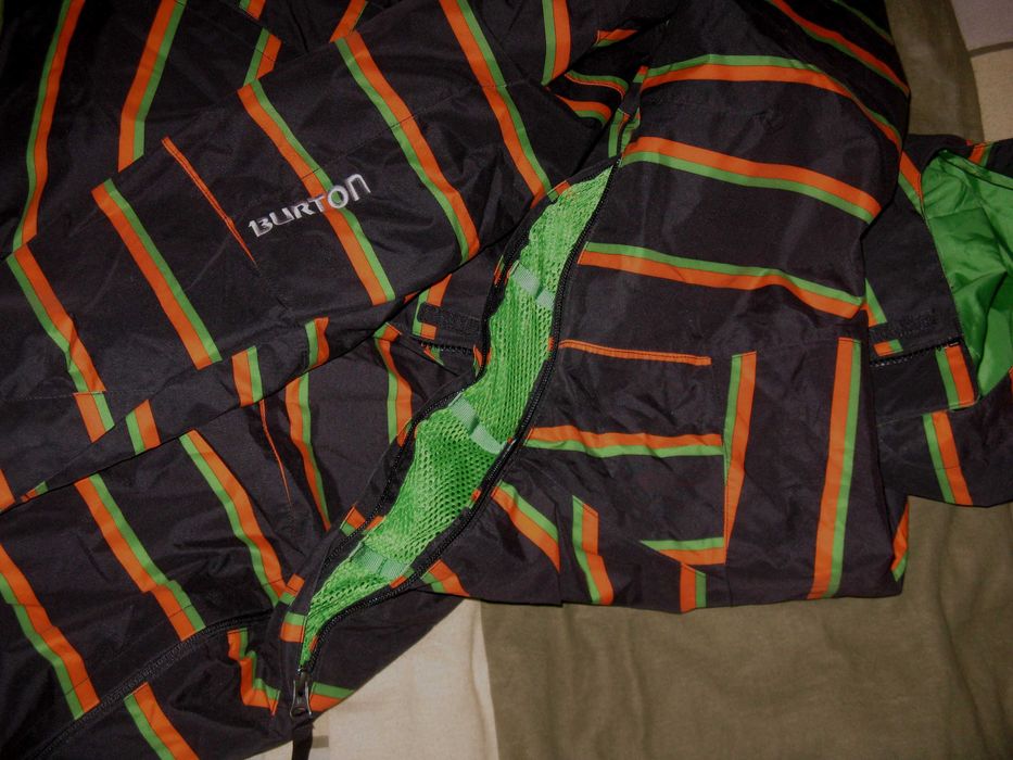 Geaca Originala BURTON - Marimea M sau L