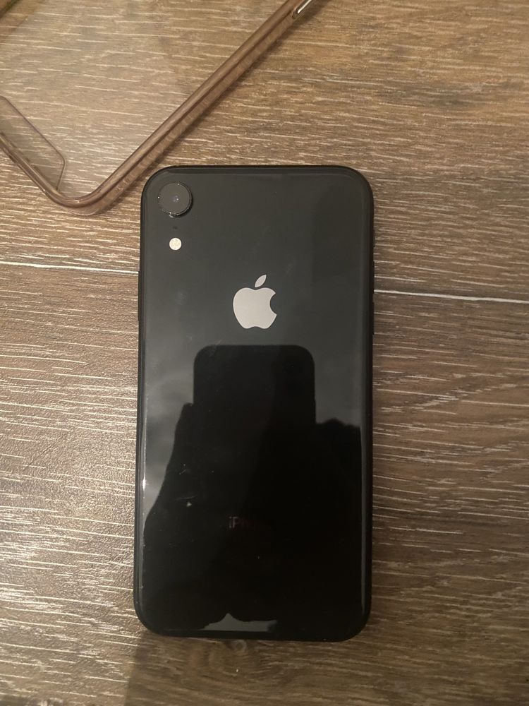 iPhone  XR в отличном состаяние