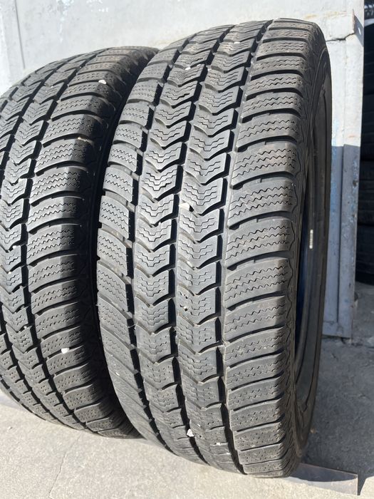 2 бр. зимни гуми за бус 225/65/16C Semperit 8/9 mm DOT 2318