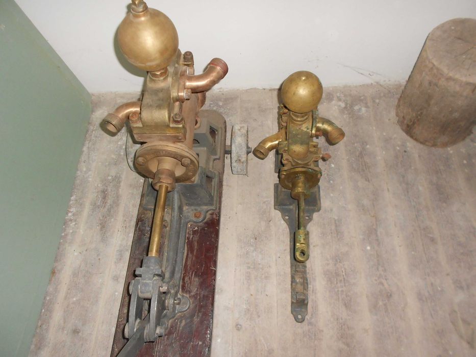 Pompa manuala de tras Vinul !