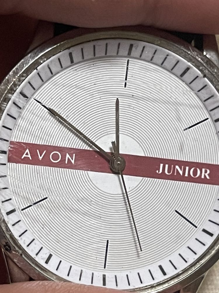 Ceas AVON momentan fără capac spate perfect functional