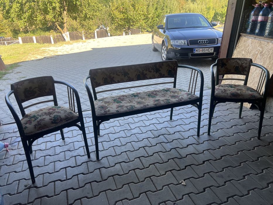 Mobila Antica. Thonet Wien  Sofa sí doua scaune