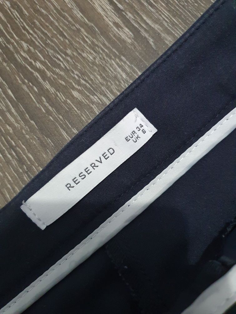 Pantaloni Reserved