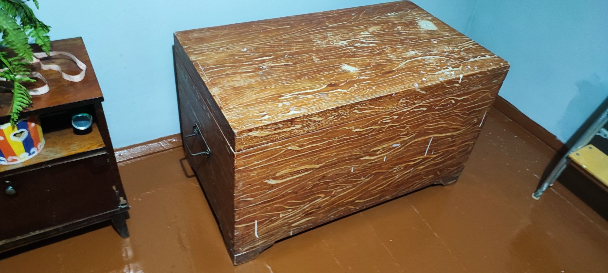 Продам старинный сундук