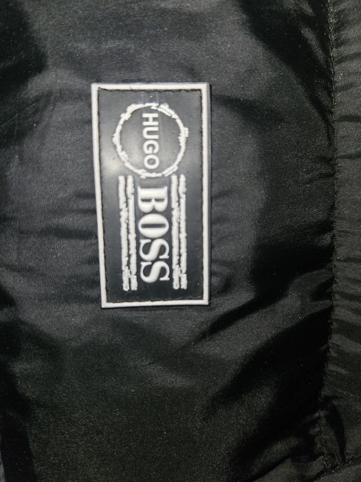 Vand geaca Boss de iarnă