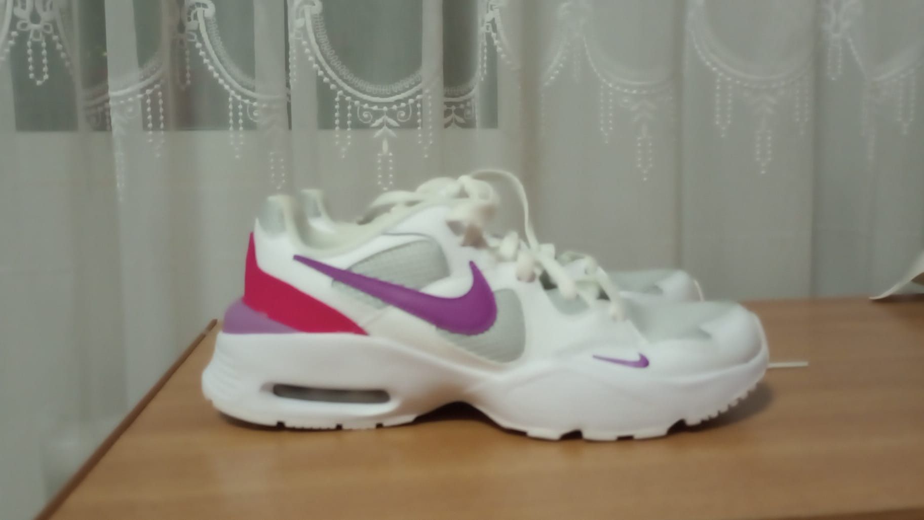 Ofer spre vânzare încălțăminte damă Nike Air 37.5