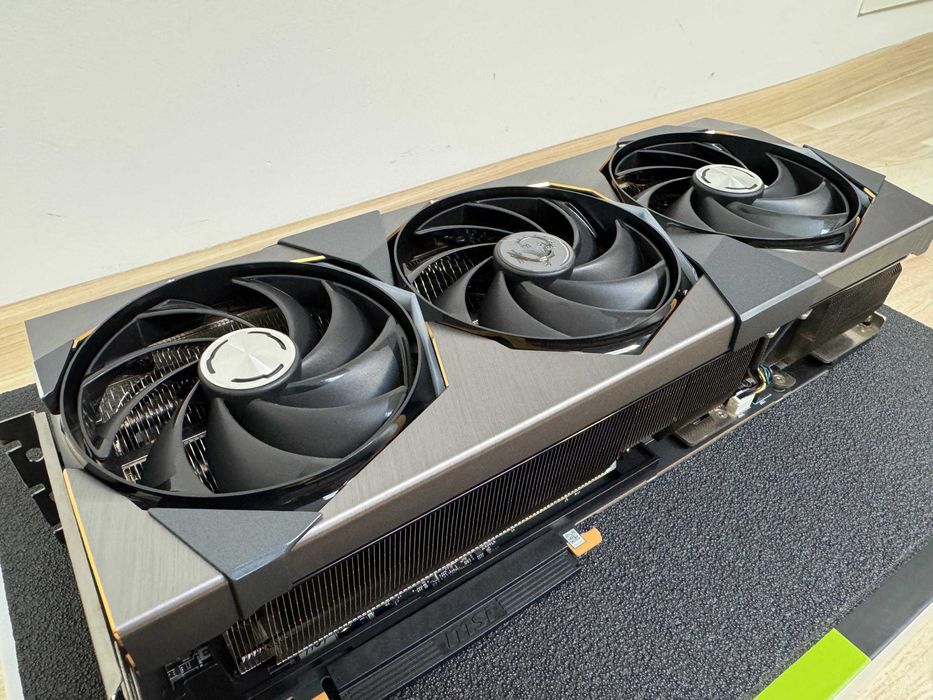 RTX 4090 MSI Suprim X