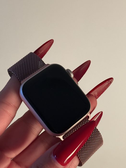 Apple Watch SE 2 — 44 mm
