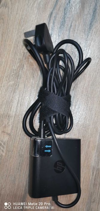 Оригинално зарядно за hp 65w