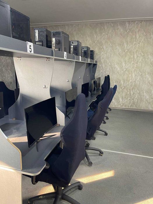 Kompyuter Klub 40ta  Komp Sotiladi Hamma Narsalari Bilan Arzon Narxda